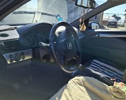 Серый Опель Астра, объемом двигателя 1.7 л и пробегом 290 тыс. км за 5500 $, фото 31 на Automoto.ua