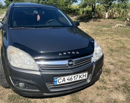 Опель Астра 2009 в Корсунь-Шевченковском на Automoto.ua Серый Опель Астра, объемом двигателя 1.7 л и пробегом 263 тыс. км за 5600 $, фото 1 на Automoto.ua