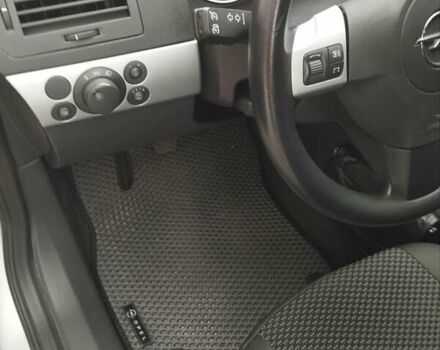 Серый Опель Астра, объемом двигателя 1.6 л и пробегом 131 тыс. км за 5200 $, фото 3 на Automoto.ua