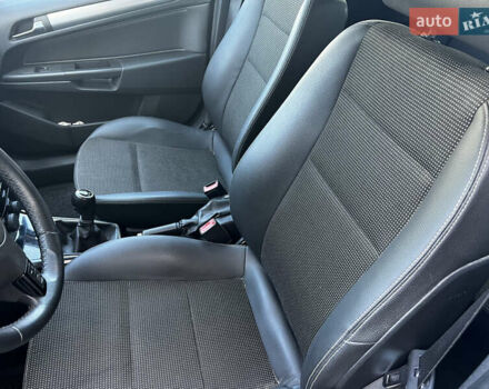 Серый Опель Астра, объемом двигателя 1.6 л и пробегом 276 тыс. км за 5500 $, фото 2 на Automoto.ua