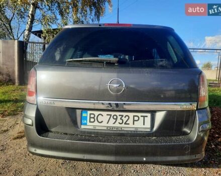 Опель Астра 2009 в Львове на Automoto.ua Серый Опель Астра, объемом двигателя 1.9 л и пробегом 291 тыс. км за 5400 $, фото 5 на Automoto.ua