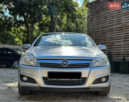 Серый Опель Астра, объемом двигателя 1.6 л и пробегом 210 тыс. км за 5500 $, фото 8 на Automoto.ua