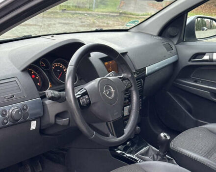 Опель Астра 2009 в Дубно на Automoto.ua Серый Опель Астра, объемом двигателя 1.9 л и пробегом 227 тыс. км за 6500 $, фото 13 на Automoto.ua