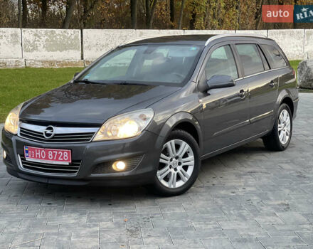 Опель Астра 2009 в Луцке на Automoto.ua Серый Опель Астра, объемом двигателя 1.6 л и пробегом 198 тыс. км за 6500 $, фото 1 на Automoto.ua