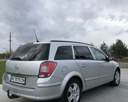 Опель Астра 2009 в Камень-Каширский на Automoto.ua Серый Опель Астра, объемом двигателя 1.91 л и пробегом 300 тыс. км за 5200 $, фото 2 на Automoto.ua