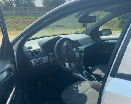 Серый Опель Астра, объемом двигателя 1.7 л и пробегом 270 тыс. км за 4200 $, фото 4 на Automoto.ua