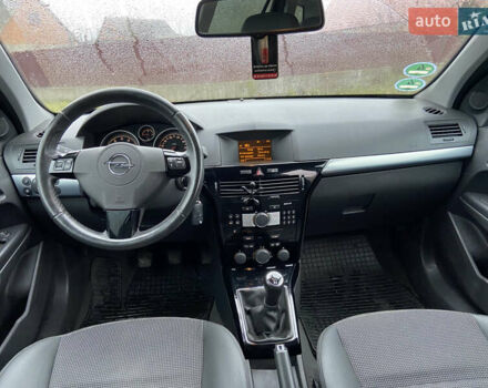 Серый Опель Астра, объемом двигателя 1.6 л и пробегом 232 тыс. км за 5650 $, фото 12 на Automoto.ua