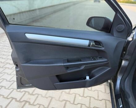 Сірий Опель Астра, об'ємом двигуна 1.7 л та пробігом 260 тис. км за 4200 $, фото 8 на Automoto.ua