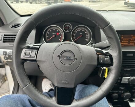 Серый Опель Астра, объемом двигателя 1.6 л и пробегом 250 тыс. км за 5500 $, фото 5 на Automoto.ua