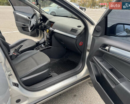 Серый Опель Астра, объемом двигателя 1.8 л и пробегом 237 тыс. км за 6200 $, фото 7 на Automoto.ua