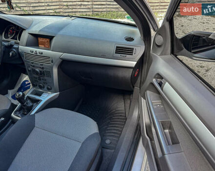 Серый Опель Астра, объемом двигателя 1.6 л и пробегом 210 тыс. км за 5500 $, фото 102 на Automoto.ua