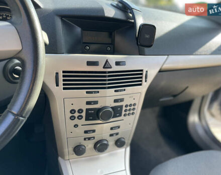 Серый Опель Астра, объемом двигателя 1.6 л и пробегом 228 тыс. км за 5500 $, фото 30 на Automoto.ua