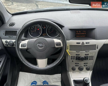 Серый Опель Астра, объемом двигателя 1.4 л и пробегом 214 тыс. км за 4299 $, фото 9 на Automoto.ua