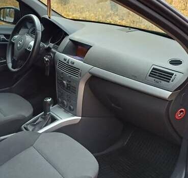 Опель Астра 2009 у Глухове на Automoto.ua Сірий Опель Астра, об'ємом двигуна 1.6 л та пробігом 255 тис. км за 5500 $, фото 5 на Automoto.ua