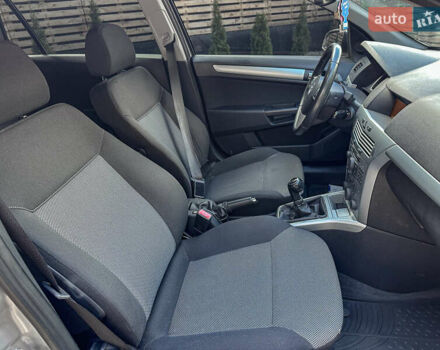 Серый Опель Астра, объемом двигателя 1.6 л и пробегом 210 тыс. км за 5500 $, фото 105 на Automoto.ua