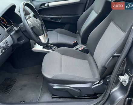 Серый Опель Астра, объемом двигателя 0 л и пробегом 230 тыс. км за 5700 $, фото 34 на Automoto.ua