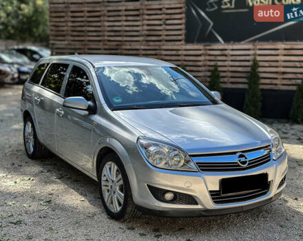 Серый Опель Астра, объемом двигателя 1.6 л и пробегом 210 тыс. км за 5500 $, фото 6 на Automoto.ua