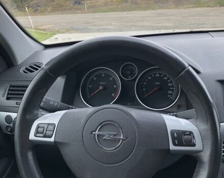 Опель Астра 2009 в Камень-Каширский на Automoto.ua Серый Опель Астра, объемом двигателя 1.9 л и пробегом 300 тыс. км за 5200 $, фото 5 на Automoto.ua