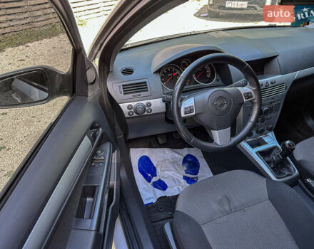 Серый Опель Астра, объемом двигателя 1.6 л и пробегом 210 тыс. км за 5500 $, фото 59 на Automoto.ua