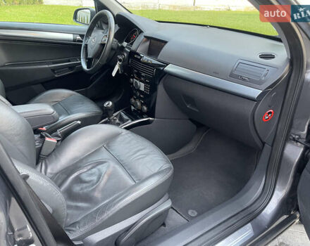 Серый Опель Астра, объемом двигателя 1.6 л и пробегом 198 тыс. км за 6299 $, фото 31 на Automoto.ua