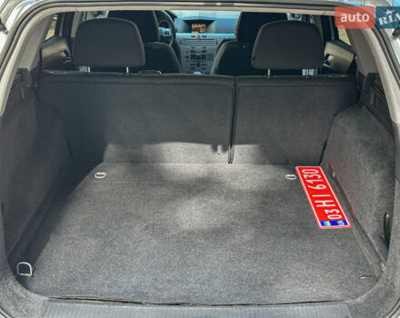 Серый Опель Астра, объемом двигателя 1.6 л и пробегом 210 тыс. км за 5500 $, фото 96 на Automoto.ua