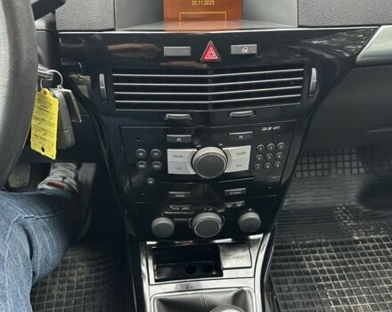 Серый Опель Астра, объемом двигателя 1.6 л и пробегом 250 тыс. км за 5500 $, фото 4 на Automoto.ua