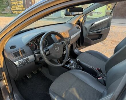 Серый Опель Астра, объемом двигателя 1.7 л и пробегом 271 тыс. км за 3550 $, фото 15 на Automoto.ua