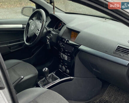 Серый Опель Астра, объемом двигателя 1.6 л и пробегом 232 тыс. км за 5650 $, фото 5 на Automoto.ua