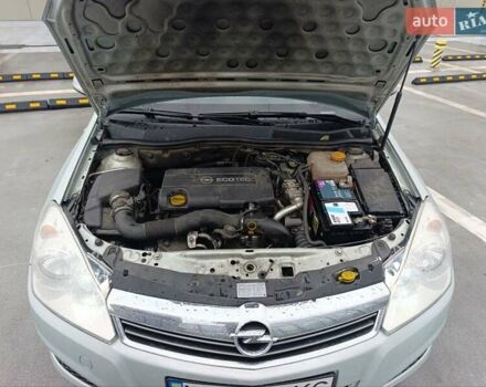 Серый Опель Астра, объемом двигателя 1.69 л и пробегом 300 тыс. км за 5800 $, фото 10 на Automoto.ua