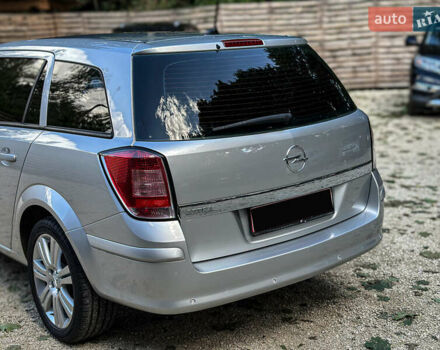 Серый Опель Астра, объемом двигателя 1.6 л и пробегом 210 тыс. км за 5500 $, фото 33 на Automoto.ua