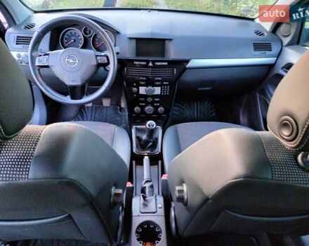 Опель Астра 2009 в Староконстантинов на Automoto.ua Серый Опель Астра, объемом двигателя 1.8 л и пробегом 198 тыс. км за 6099 $, фото 17 на Automoto.ua