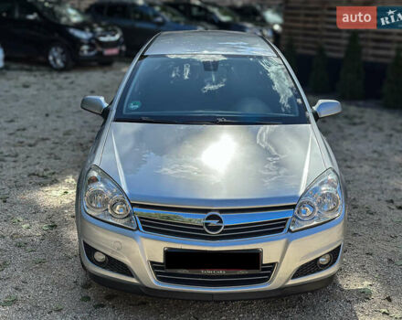 Серый Опель Астра, объемом двигателя 1.6 л и пробегом 210 тыс. км за 5500 $, фото 10 на Automoto.ua