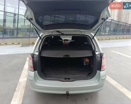 Серый Опель Астра, объемом двигателя 1.69 л и пробегом 300 тыс. км за 5800 $, фото 1 на Automoto.ua