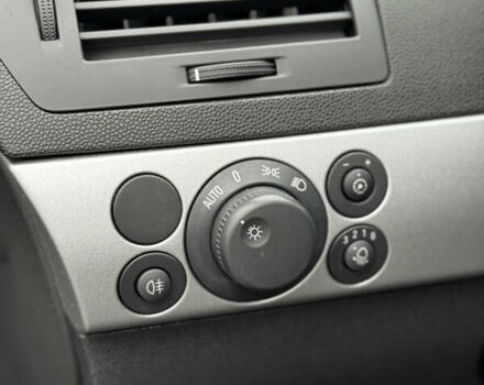 Серый Опель Астра, объемом двигателя 1.4 л и пробегом 199 тыс. км за 5350 $, фото 25 на Automoto.ua