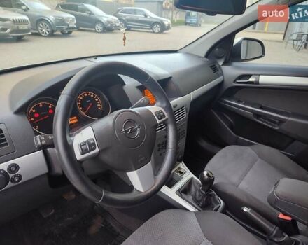 Серый Опель Астра, объемом двигателя 1.7 л и пробегом 279 тыс. км за 5200 $, фото 21 на Automoto.ua