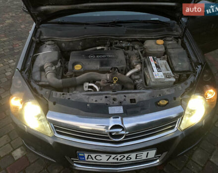 Серый Опель Астра, объемом двигателя 1.69 л и пробегом 294 тыс. км за 5000 $, фото 17 на Automoto.ua