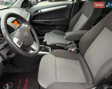 Серый Опель Астра, объемом двигателя 1.6 л и пробегом 218 тыс. км за 5900 $, фото 12 на Automoto.ua