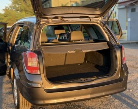 Серый Опель Астра, объемом двигателя 1.7 л и пробегом 271 тыс. км за 3700 $, фото 10 на Automoto.ua