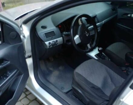 Серый Опель Астра, объемом двигателя 1.7 л и пробегом 267 тыс. км за 5000 $, фото 4 на Automoto.ua