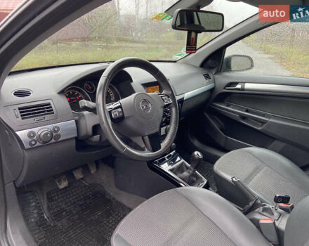 Серый Опель Астра, объемом двигателя 1.6 л и пробегом 232 тыс. км за 5650 $, фото 6 на Automoto.ua