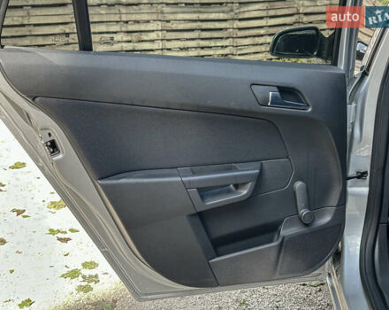 Серый Опель Астра, объемом двигателя 1.6 л и пробегом 210 тыс. км за 5500 $, фото 82 на Automoto.ua