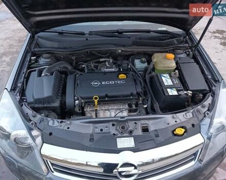 Серый Опель Астра, объемом двигателя 1.8 л и пробегом 261 тыс. км за 6500 $, фото 7 на Automoto.ua