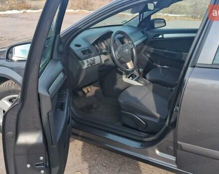 Серый Опель Астра, объемом двигателя 1.6 л и пробегом 232 тыс. км за 5899 $, фото 1 на Automoto.ua