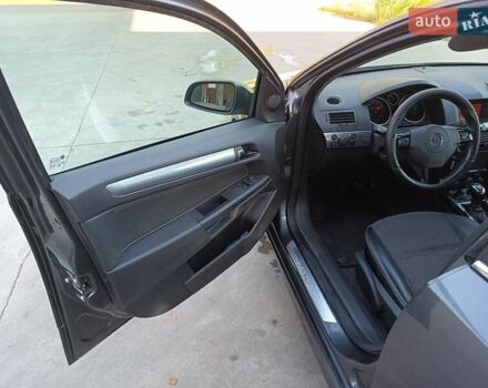 Серый Опель Астра, объемом двигателя 1.8 л и пробегом 261 тыс. км за 6500 $, фото 8 на Automoto.ua