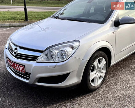 Серый Опель Астра, объемом двигателя 1.6 л и пробегом 230 тыс. км за 5950 $, фото 9 на Automoto.ua