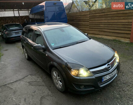 Серый Опель Астра, объемом двигателя 1.69 л и пробегом 294 тыс. км за 5000 $, фото 1 на Automoto.ua