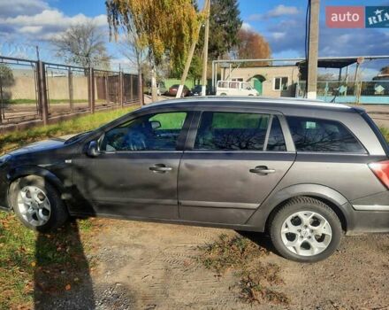 Опель Астра 2009 в Львове на Automoto.ua Серый Опель Астра, объемом двигателя 1.9 л и пробегом 291 тыс. км за 5400 $, фото 8 на Automoto.ua