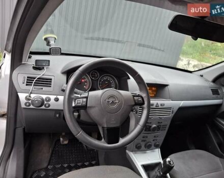 Серый Опель Астра, объемом двигателя 1.6 л и пробегом 290 тыс. км за 5450 $, фото 7 на Automoto.ua