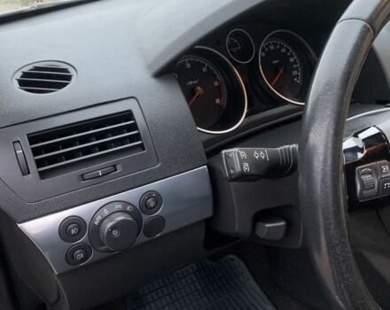 Серый Опель Астра, объемом двигателя 1.9 л и пробегом 297 тыс. км за 5800 $, фото 15 на Automoto.ua