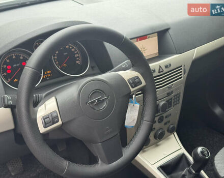 Серый Опель Астра, объемом двигателя 1.6 л и пробегом 237 тыс. км за 6300 $, фото 7 на Automoto.ua